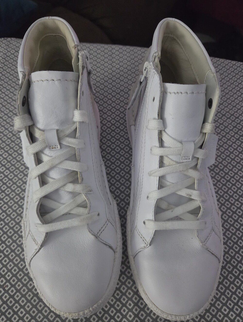 Clarks Tivoli Zip Women's Size 9 White Leather High Top Sneakers Side Zip